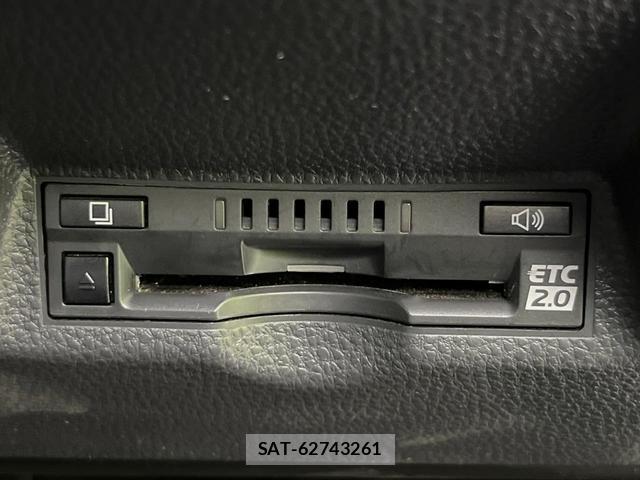 Toyota YARIS 2020-05 8216274-6