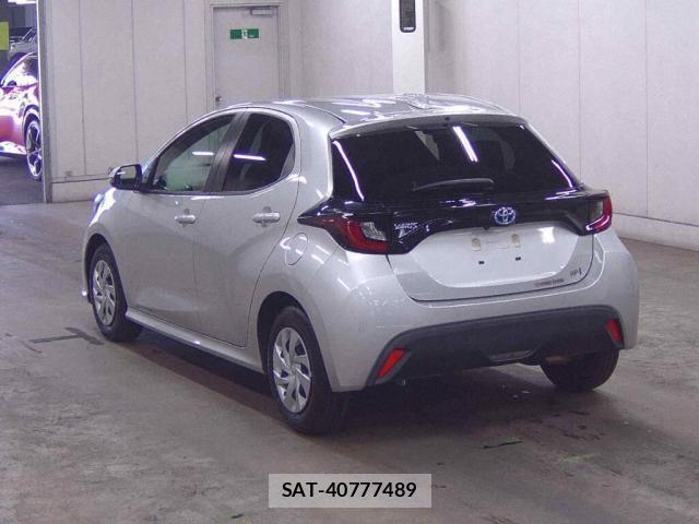 Toyota YARIS 2021-06 8217002-1