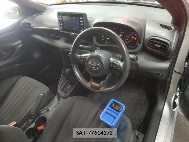 Toyota YARIS 2021-07 8217018-2