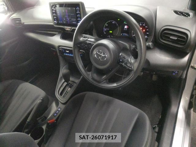 Toyota YARIS 2021-10 8217055-2