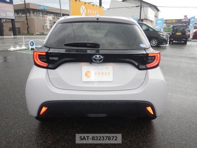 Toyota YARIS 2020-09 8217182-1