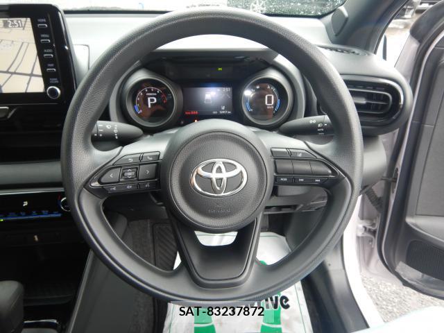 Toyota YARIS 2020-09 8217182-15