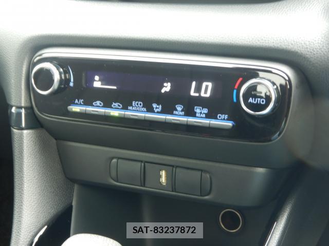 Toyota YARIS 2020-09 8217182-17