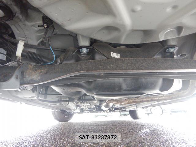 Toyota YARIS 2020-09 8217182-18