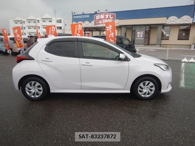 Toyota YARIS 2020-09 8217182-3