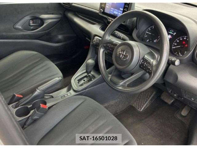 Toyota YARIS 2023-01 8217442-2