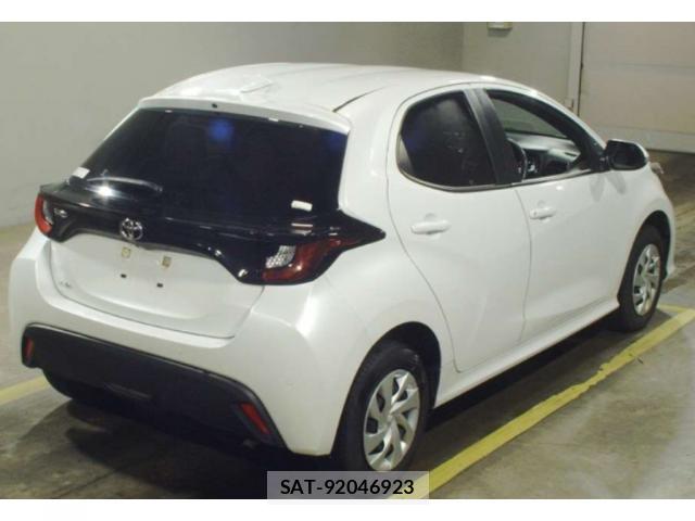 Toyota YARIS 2023-03 8217522-4