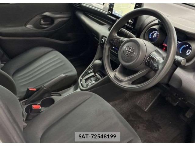 Toyota YARIS 2023-03 8217627-2