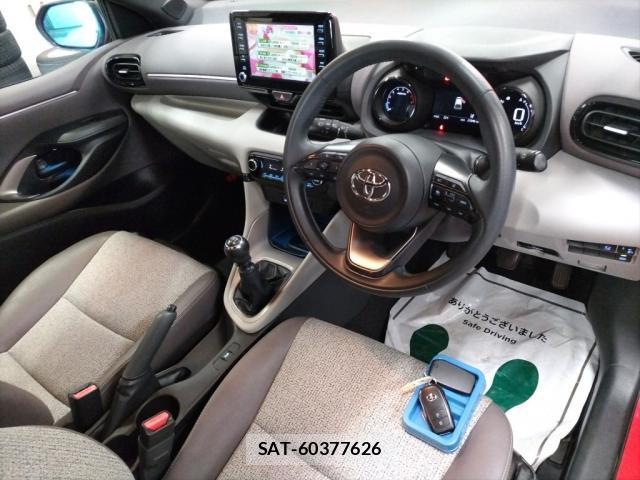 Toyota YARIS 2021-11 8217814-2