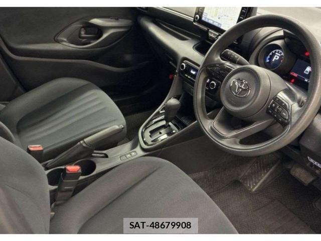 Toyota YARIS 2023-02 8217946-2