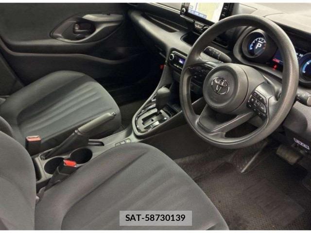 Toyota YARIS 2023-02 8217948-2