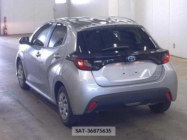 Toyota YARIS 2023-06 8218083-1