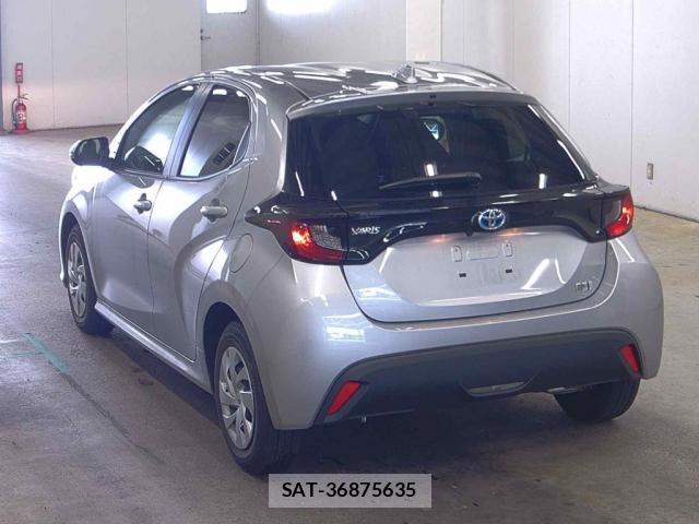 Toyota YARIS 2023-06 8218083-4