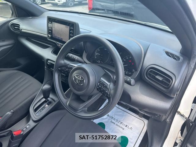 Toyota YARIS 2023-07 8218422-10