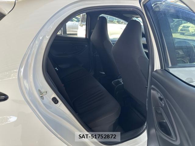 Toyota YARIS 2023-07 8218422-11