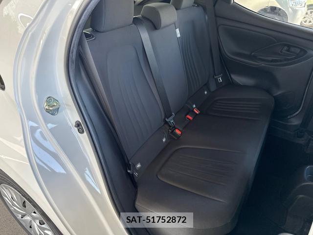 Toyota YARIS 2023-07 8218422-12