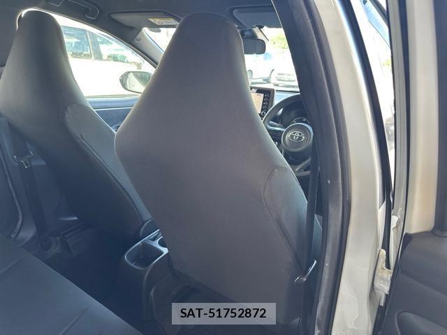 Toyota YARIS 2023-07 8218422-13