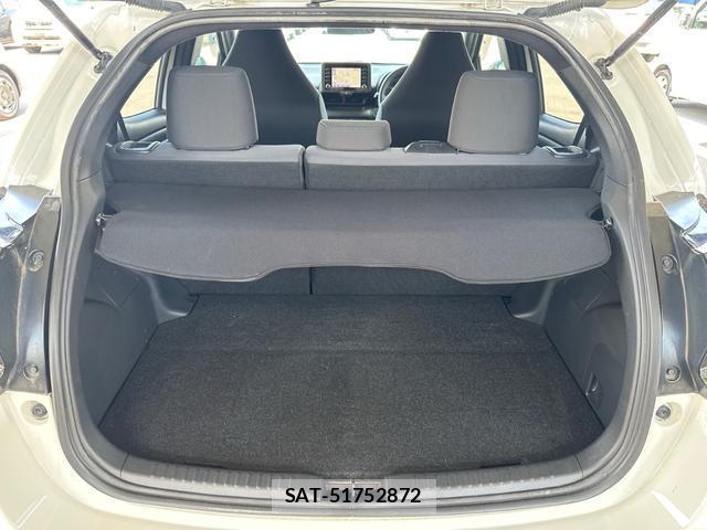 Toyota YARIS 2023-07 8218422-14