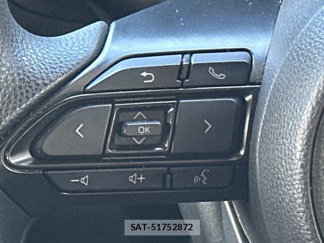 Toyota YARIS 2023-07 8218422-15