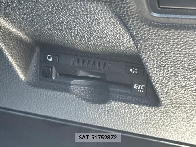 Toyota YARIS 2023-07 8218422-5