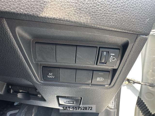 Toyota YARIS 2023-07 8218422-7