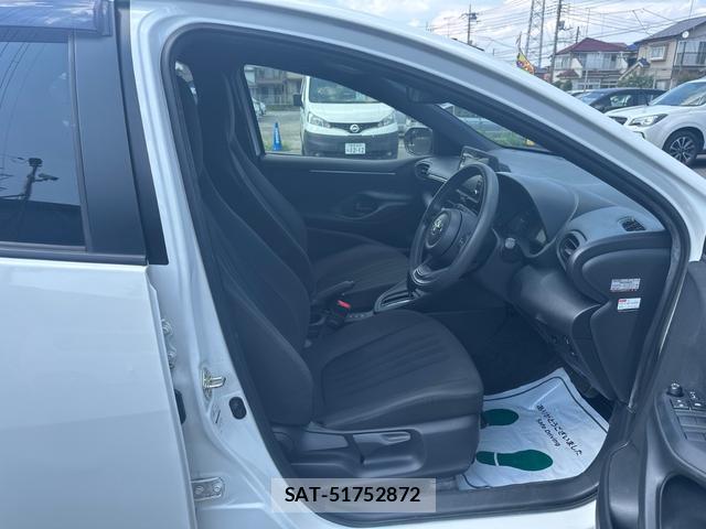 Toyota YARIS 2023-07 8218422-8