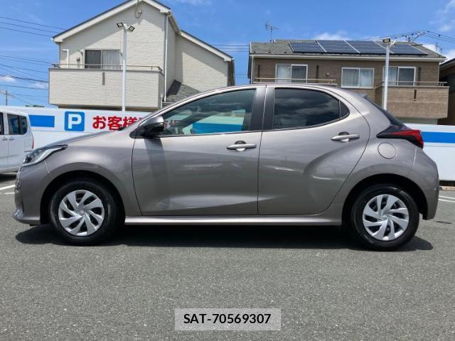 Toyota YARIS 2023-08 8218921-1
