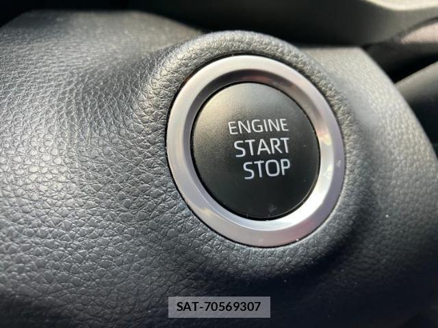 Toyota YARIS 2023-08 8218921-11