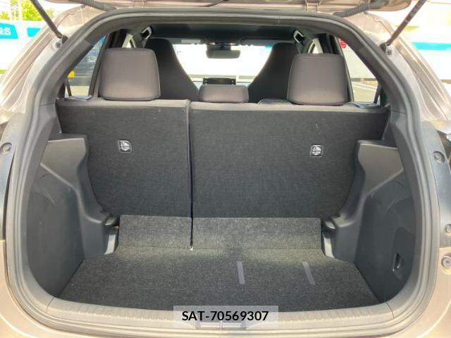 Toyota YARIS 2023-08 8218921-6
