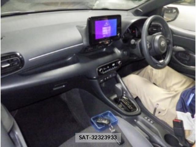 Toyota YARIS 2025-06 8218928-2