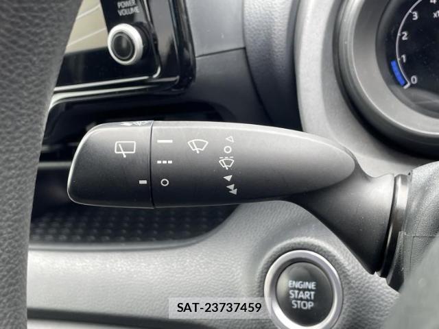 Toyota YARIS 2023-08 8219933-14