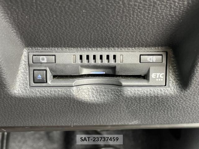 Toyota YARIS 2023-08 8219933-16