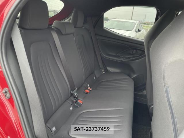 Toyota YARIS 2023-08 8219933-4