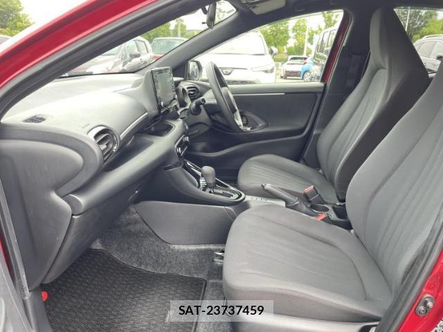 Toyota YARIS 2023-08 8219933-5