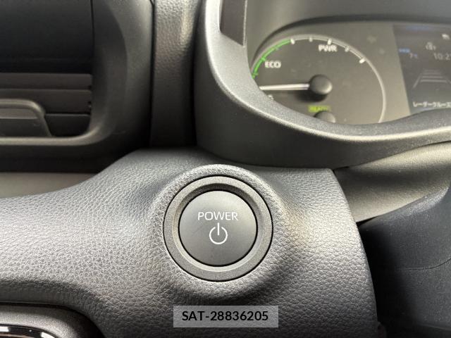 Toyota YARIS 2025-04 8220450-14