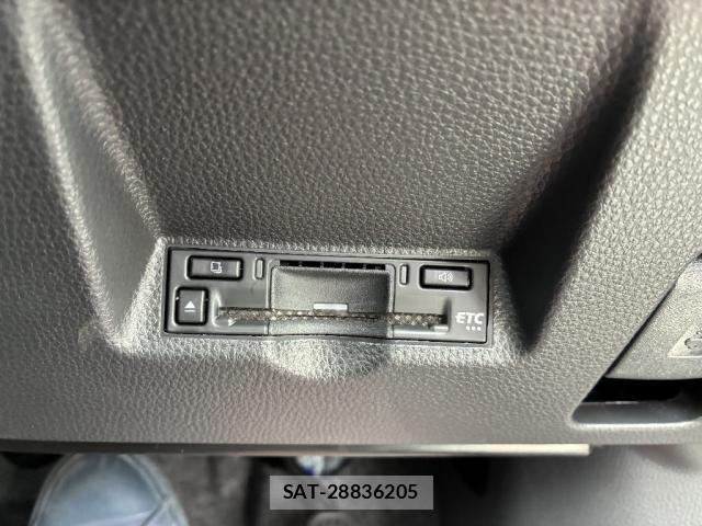 Toyota YARIS 2025-04 8220450-15