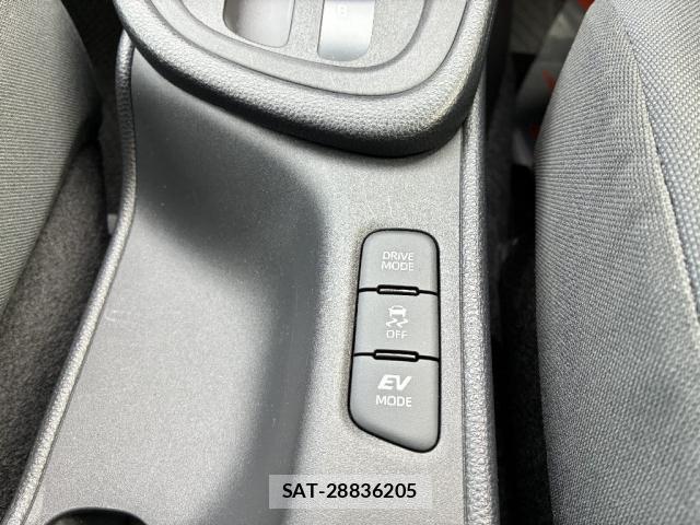 Toyota YARIS 2025-04 8220450-19