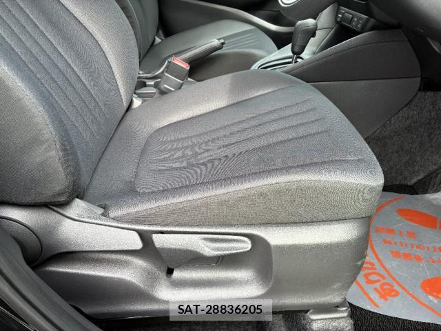 Toyota YARIS 2025-04 8220450-4
