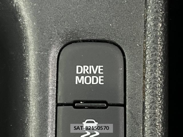 Toyota YARIS 2021-02 8220493-12