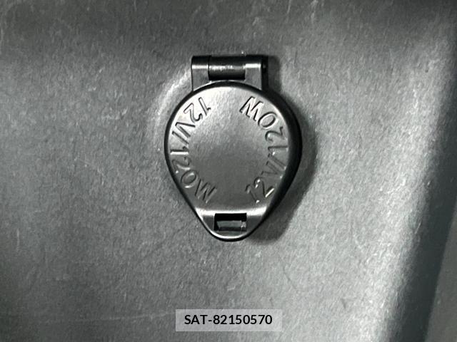 Toyota YARIS 2021-02 8220493-15