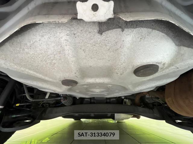 Toyota YARIS 2024-06 8220631-18