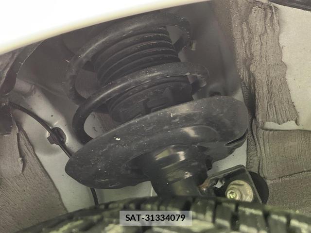 Toyota YARIS 2024-06 8220631-19