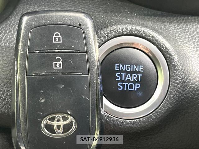 Toyota YARIS 2021-08 8220867-4