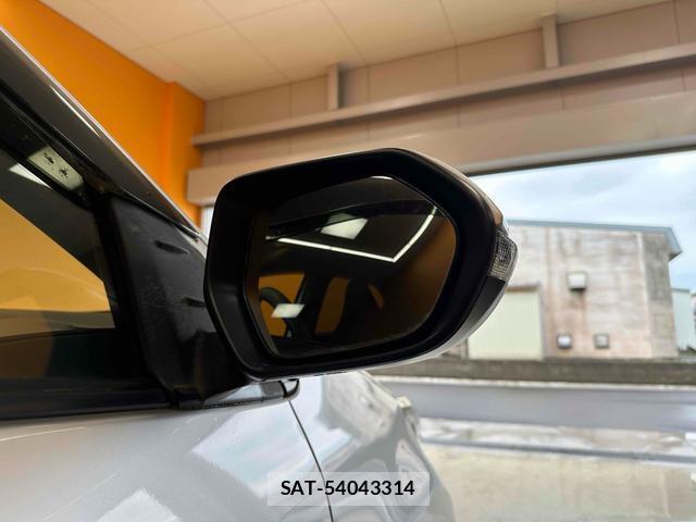 Toyota YARIS 2020-04 8221039-13