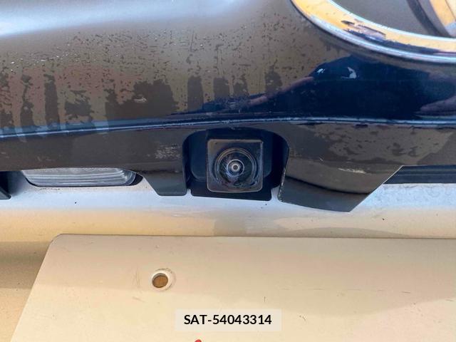 Toyota YARIS 2020-04 8221039-17