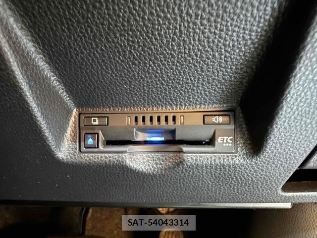 Toyota YARIS 2020-04 8221039-3