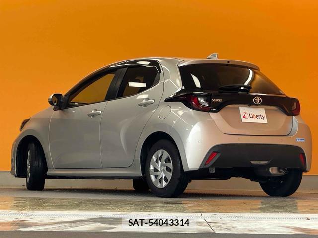 Toyota YARIS 2020-04 8221039-7