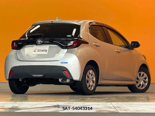 Toyota YARIS 2020-04 8221039-9