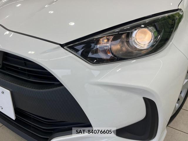 Toyota YARIS 2022-01 8221583-11