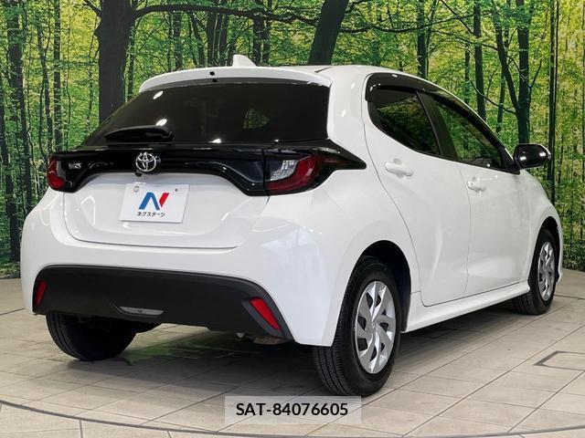 Toyota YARIS 2022-01 8221583-16